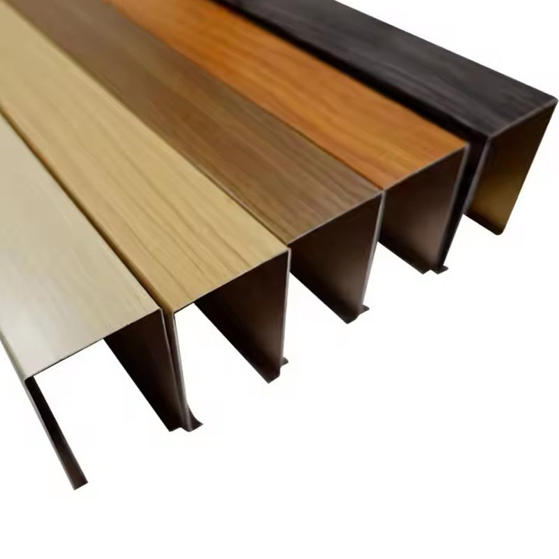 Декоративная планка из алюминиевого профиля с переносом текстуры древесины - экологически чистый и легкий эффект имитации дерева.3