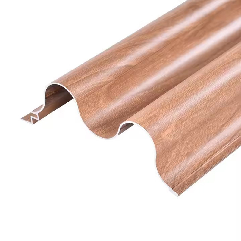 Декоративная планка из алюминиевого профиля с переносом текстуры древесины - экологически чистый и легкий эффект имитации дерева.5